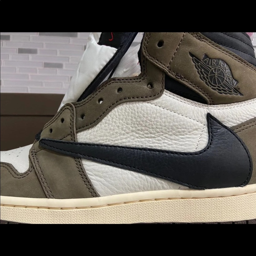 Jordan 1 Retro High Travis Scott Size 10 Men - Picture 5 of 8